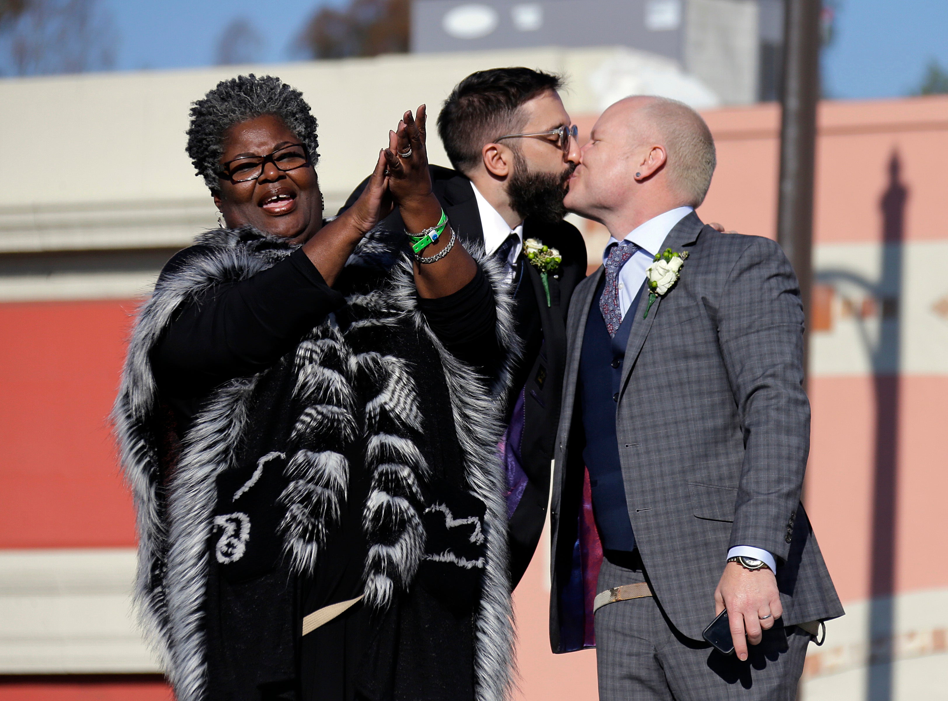 Gay Couple Weds For First Time At Rose Parade Cbs News