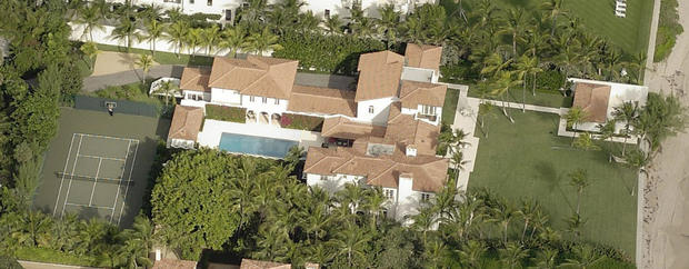Aerial photo of the mansion belonging to Dr. Mehmet Oz in Palm Beach, Florida 