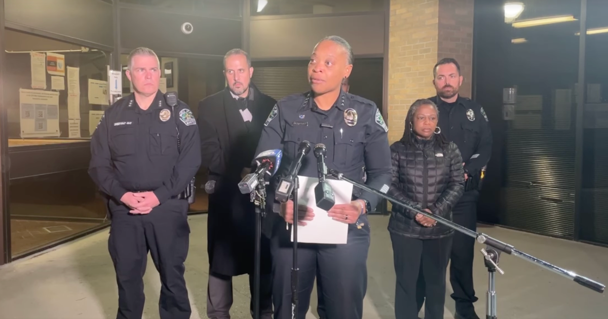 3 injured, suspect dead in shooting on Austin’s crowded downtown 6th Street 3 injured, suspect dead in shooting on Austin’s crowded downtown 6th Street