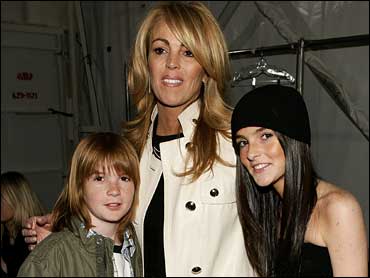 Lohan's Parents Near Divorce Agreement - CBS News