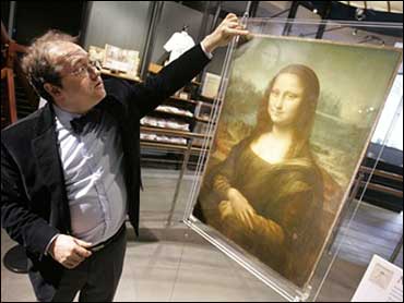 Hidden portrait 'found under Mona Lisa': French scientist