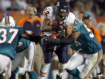 Bears shut out Dolphins, 16-0 – Daily Tribune