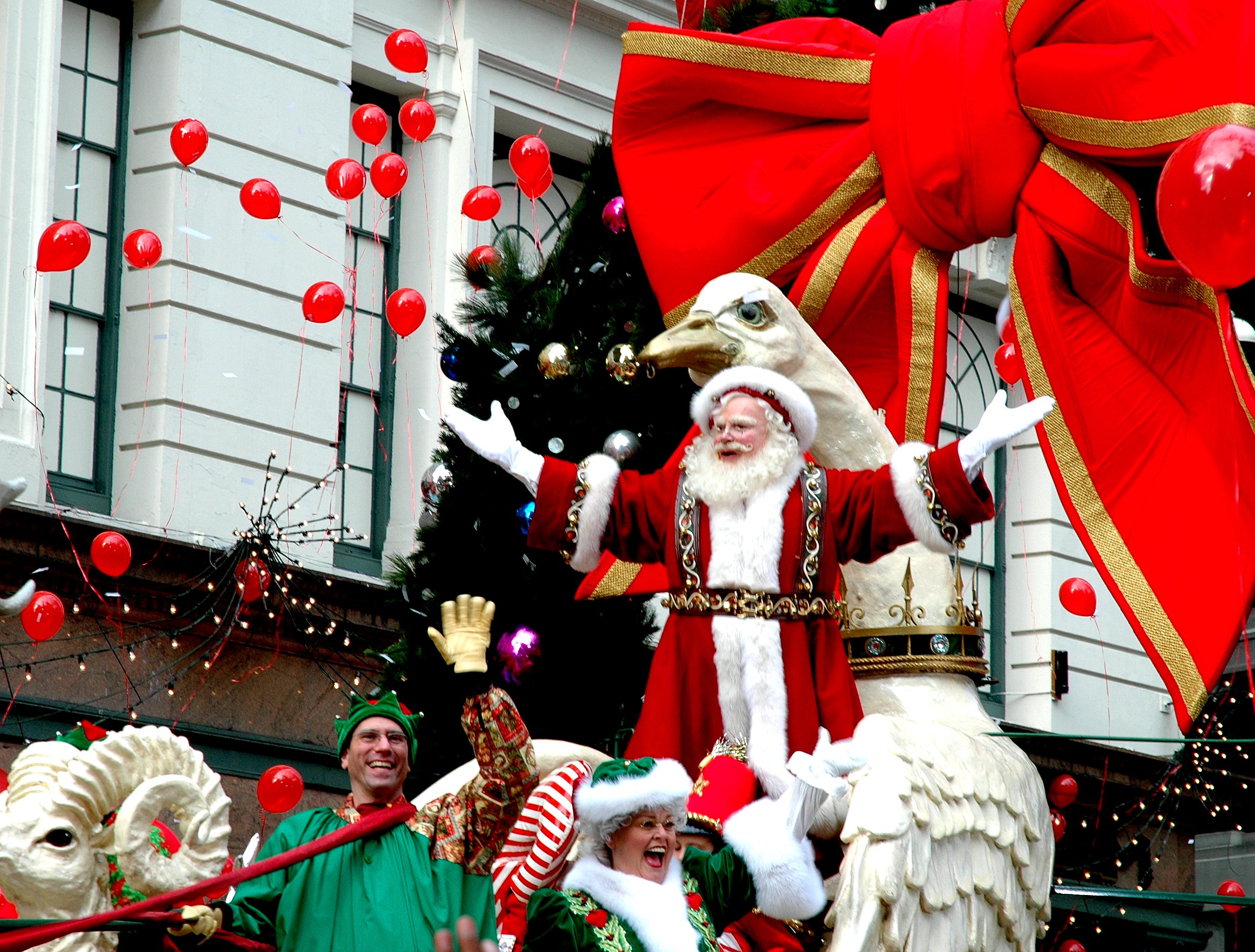 the-macys-parades-biggest-star-the-one-and-only-santa-claus.jpg 