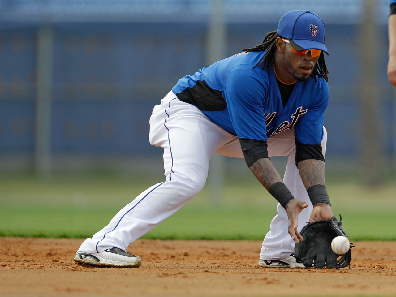 AP source says Marlins sign Jose Reyes to $106M, six-year contract 