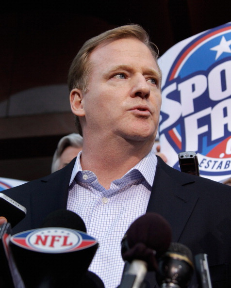 NFL Lockout Looms As Negotiations Reach Final Day 