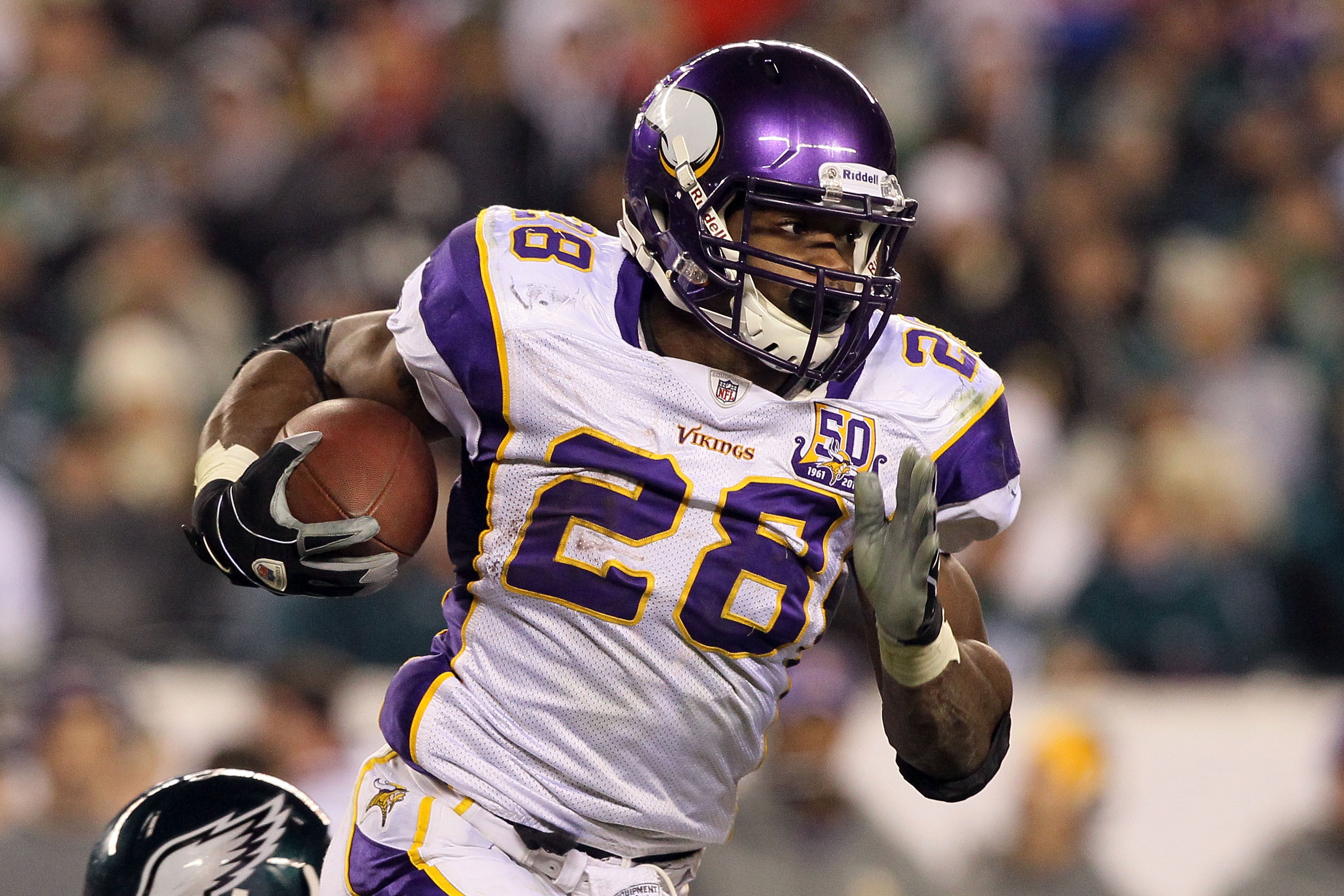 Adrian Peterson: NFL like modern-day slavery - CBS News