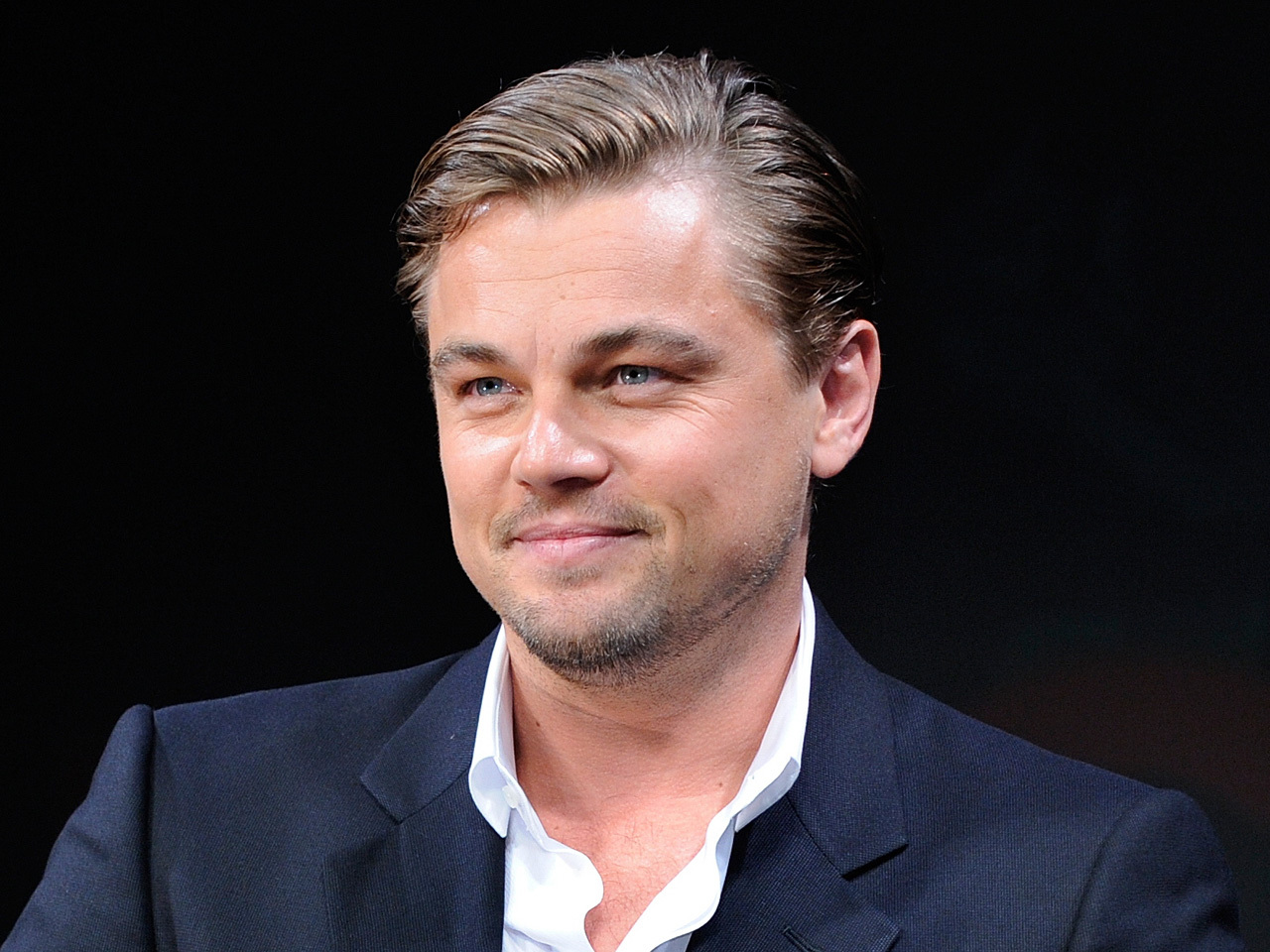 Leonardo DiCaprio to reportedly earn $5 million for cell phone ad - CBS ...