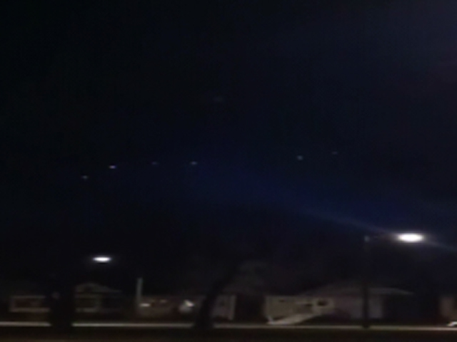 Mysterious Lights spotted over Chicago (UPDATE) - CBS News