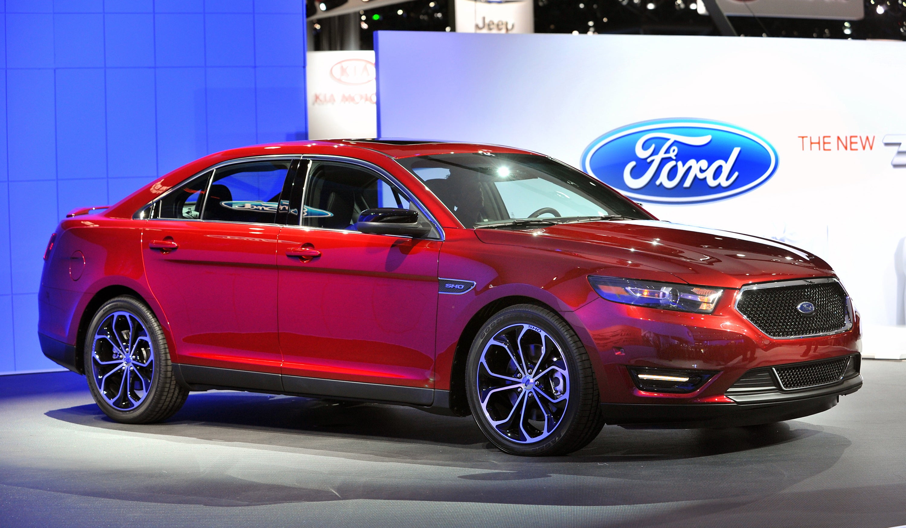 #Ford profit fueled in part by social media - CBS News