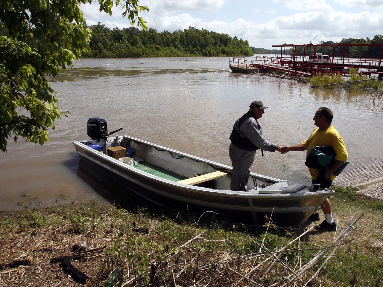 Cajun Country In Swollen Mississippi's Sights - Cbs News