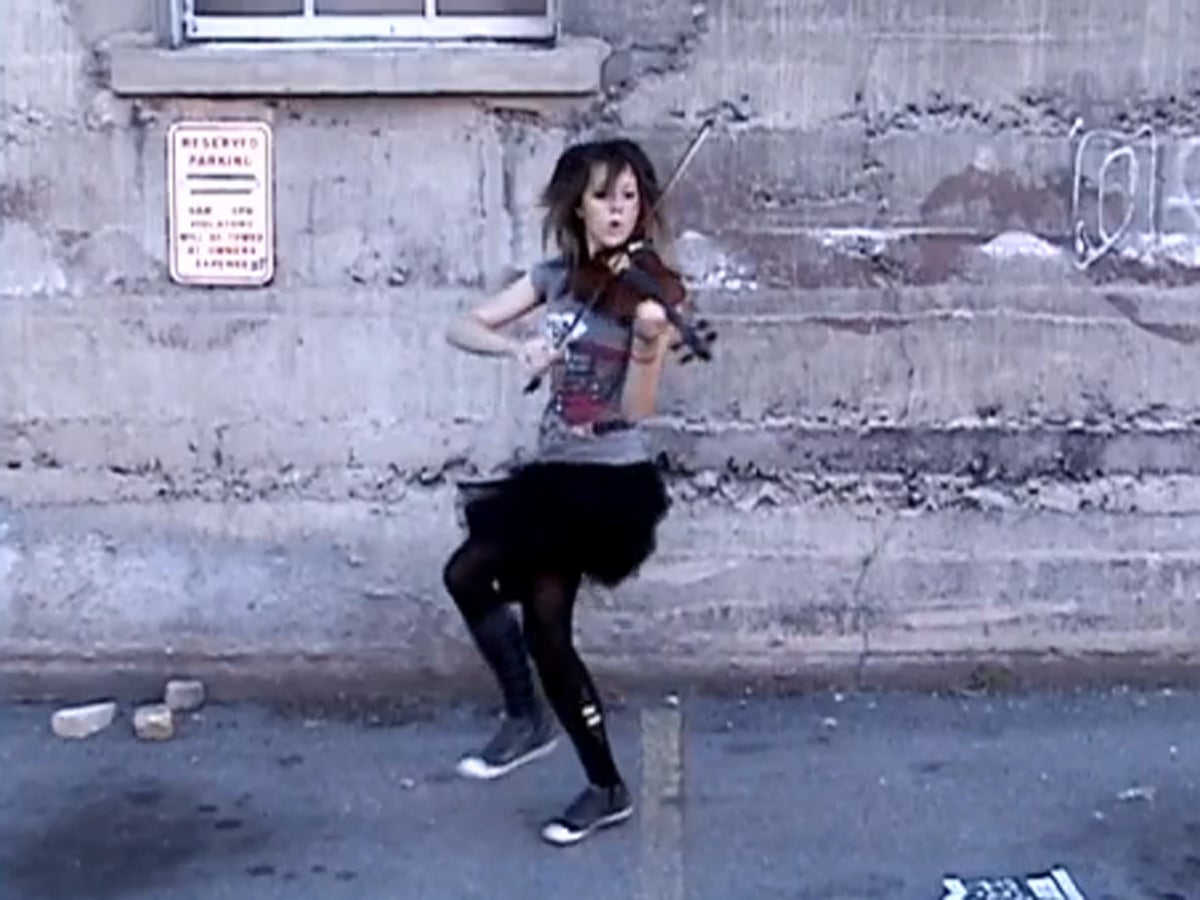 Hiphop violin playing of the song "Right Round" CBS News