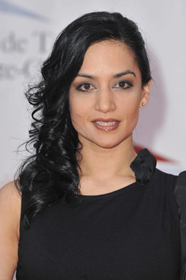 015-,omaco-archie-panjabi.gif 