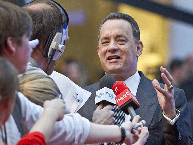 011-prem-tom-hanks-intervie.gif 