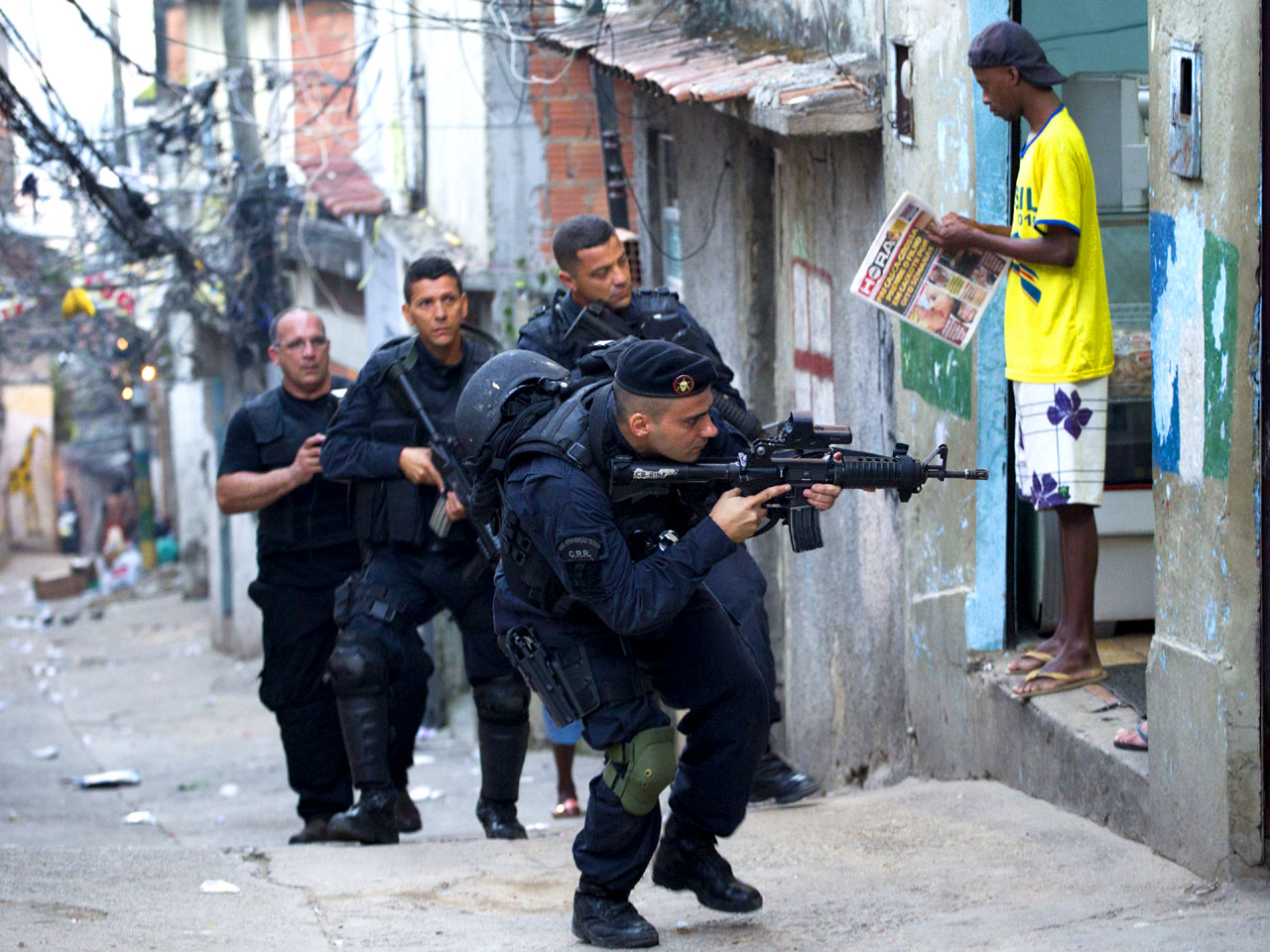 Brazilian Police Raid Rio Slum For World Cup Cbs News
