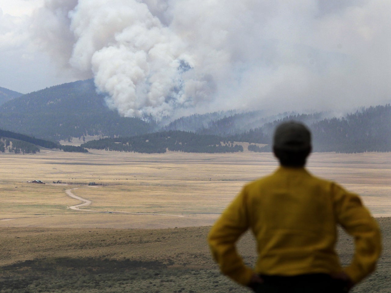 Los Alamos fire nears sacred Indian grounds CBS News