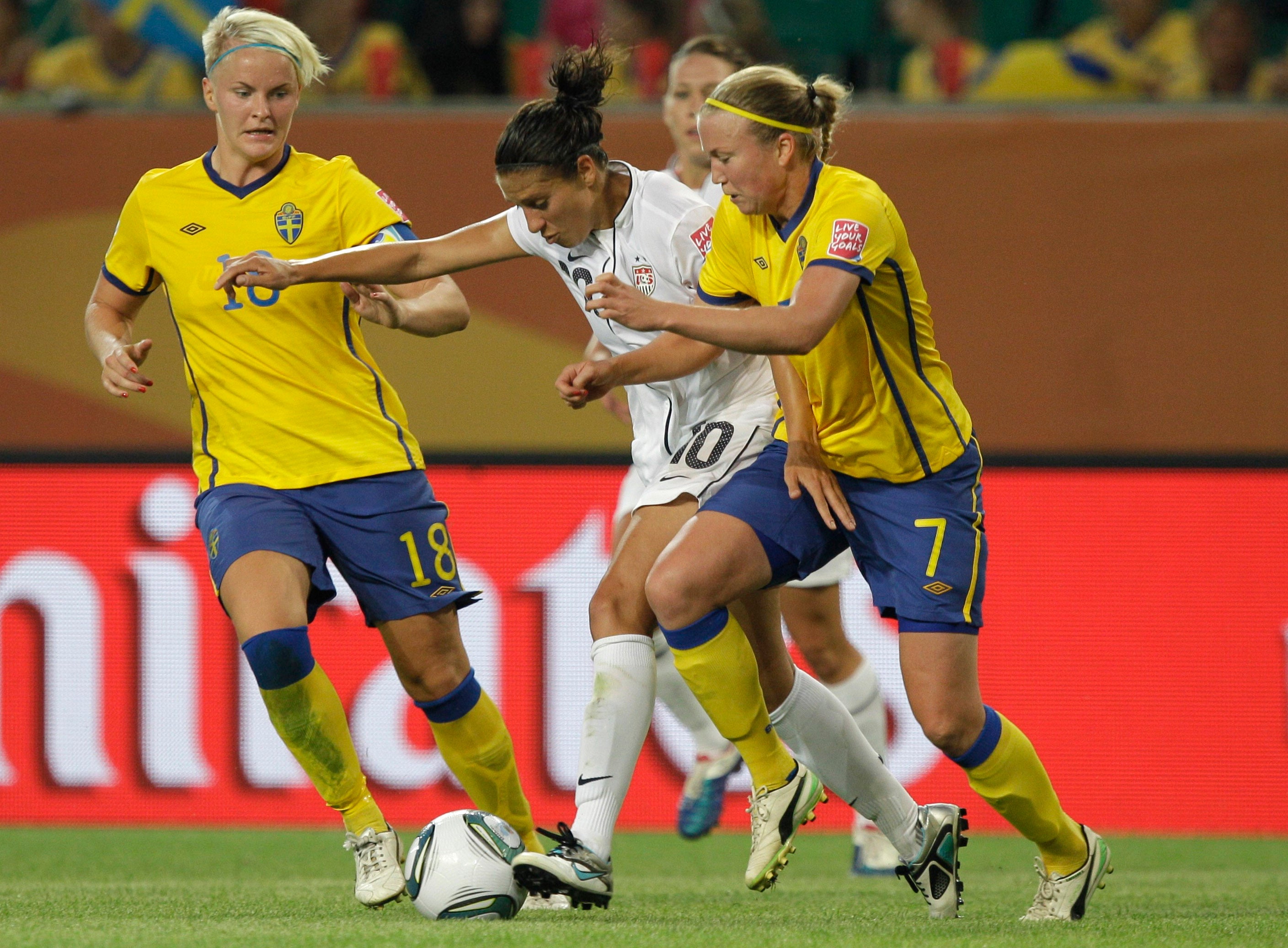 U.S. loses to Sweden 21 in women's World Cup CBS News