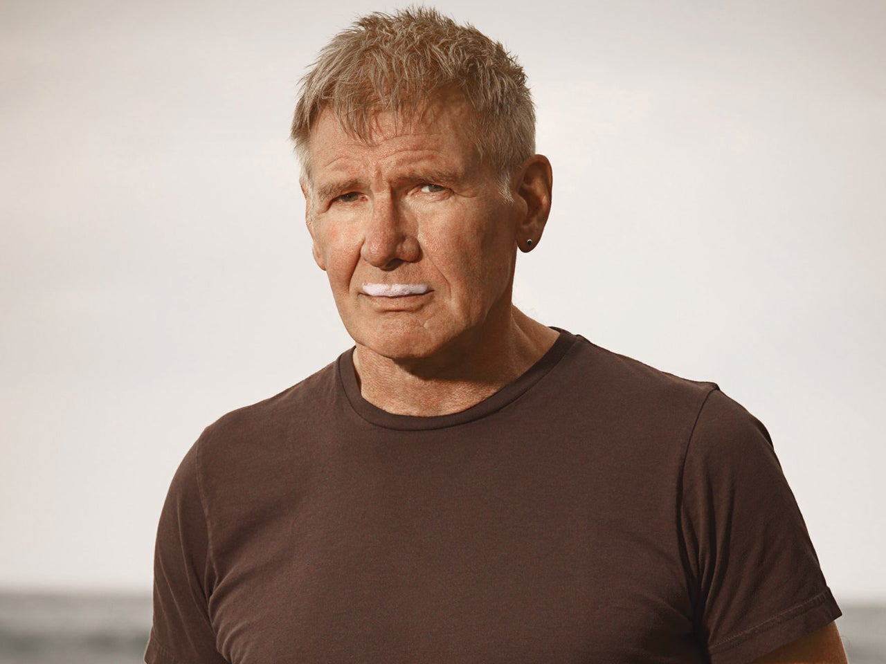 Harrison Ford dons a milk mustache (Photo) - CBS News