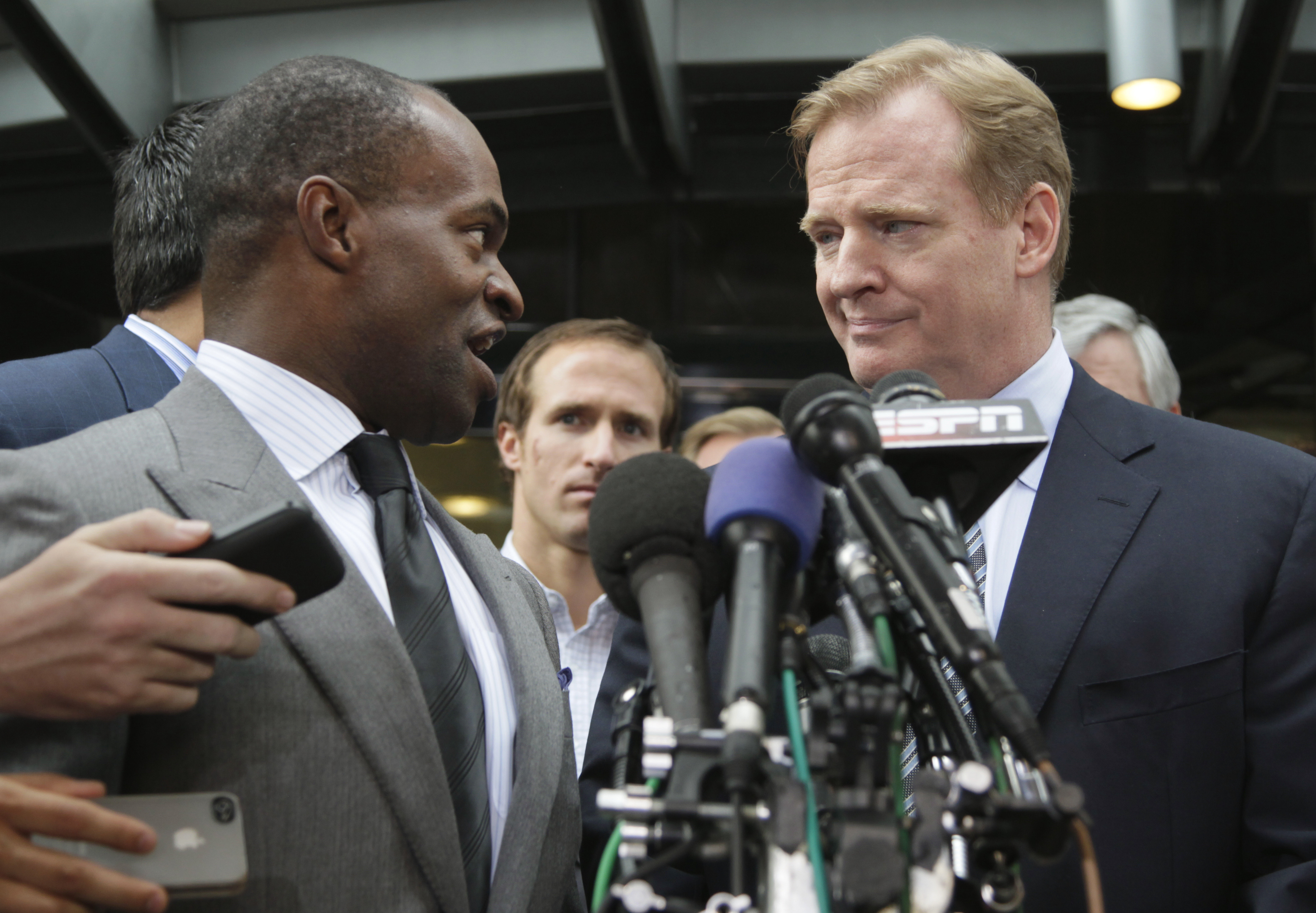 DeMaurice Smith unanimously re-elected as executive director of NFLPA 