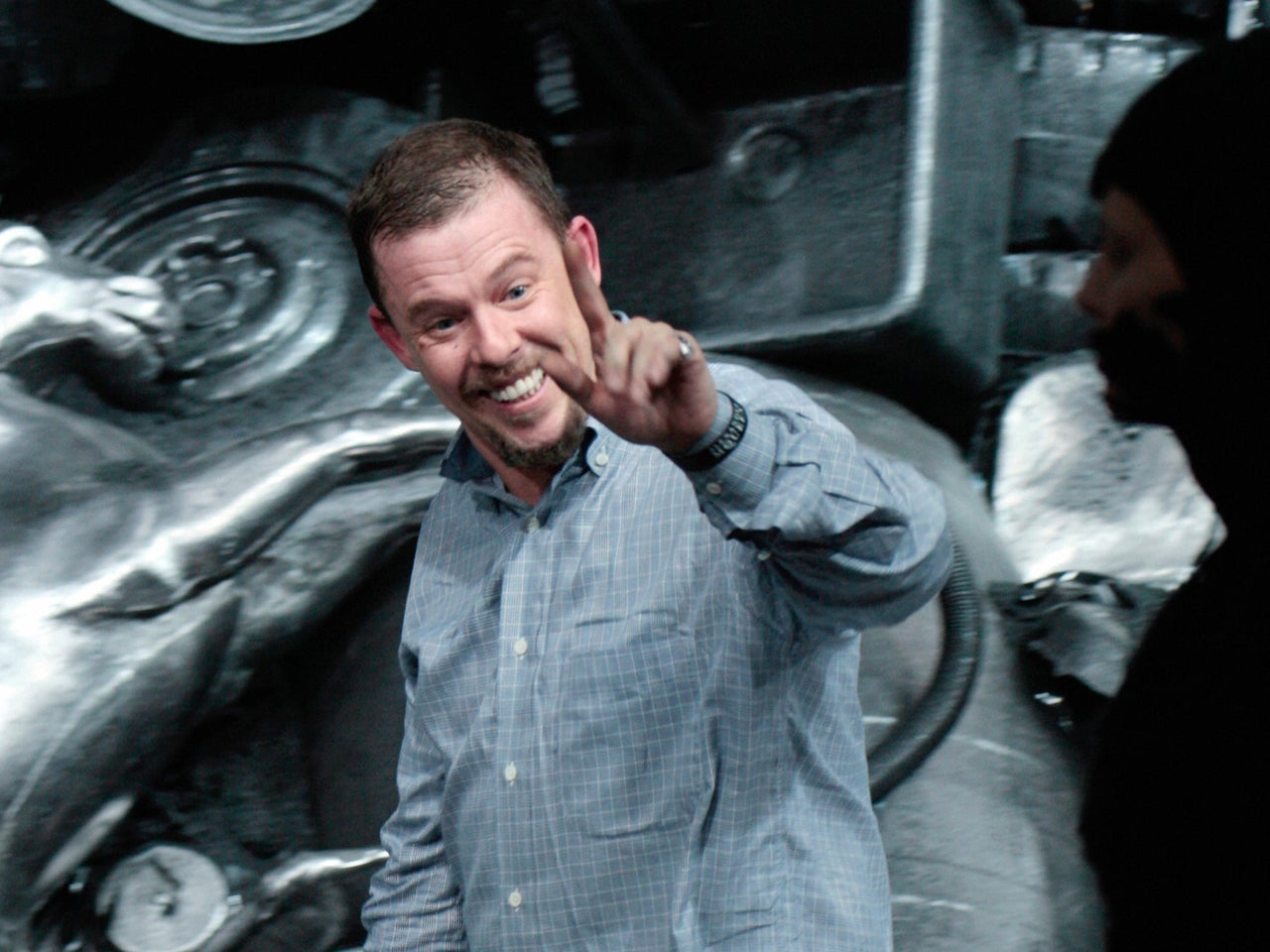 Alexander McQueen leaves 82,000 to his dogs CBS News