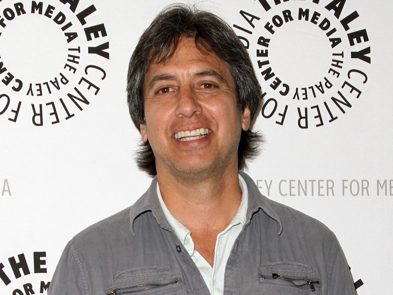 Ray Romano to guest star on The Middle - CBS News
