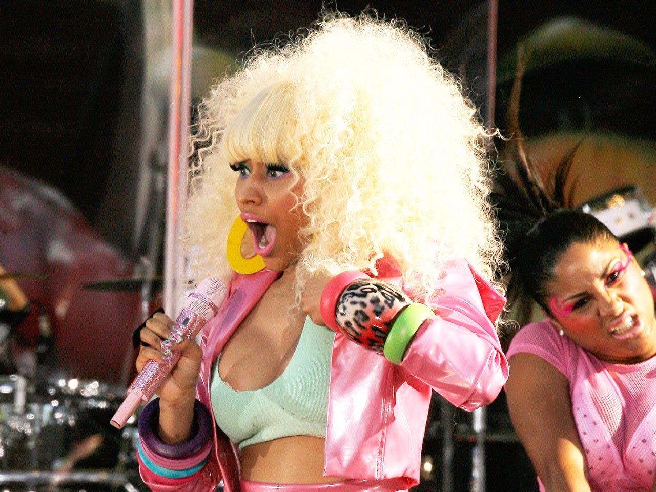 Nicki minaj boob flash