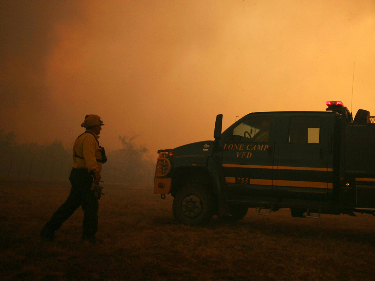 Texas wildfire destroys nearly 500 homes CBS News