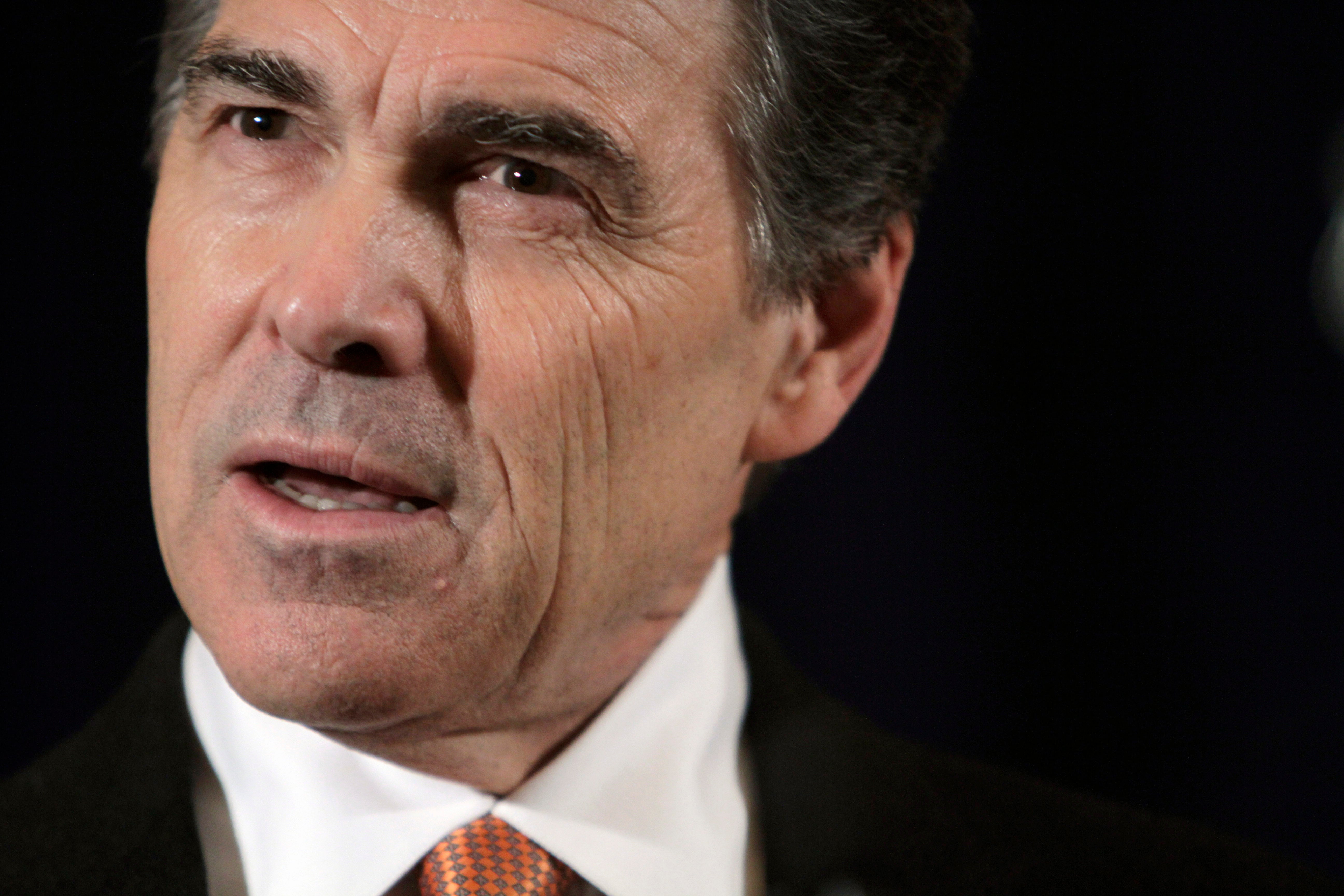 dem-rep-introduces-house-resolution-calling-for-perry-to-apologize-for