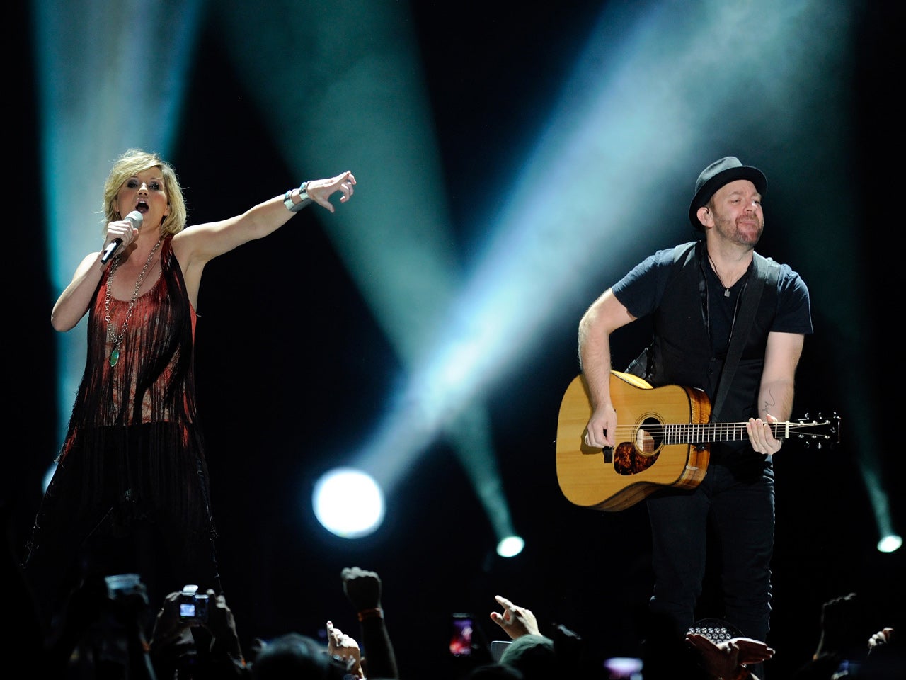Sugarland to perform free concert for Indiana stage collapse victims