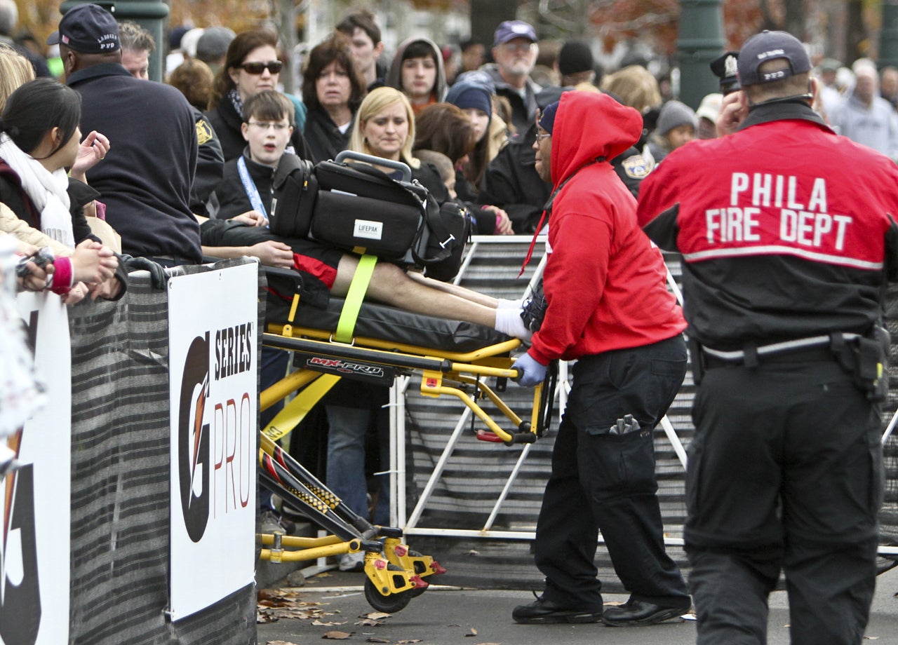 2 runners die during Philly Marathon CBS News