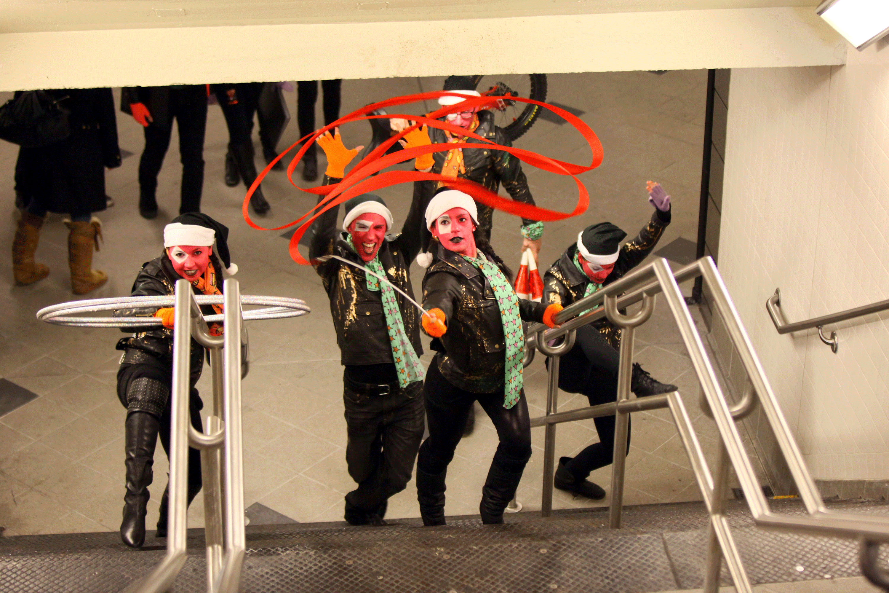 023-performers-on-stairs.gif 