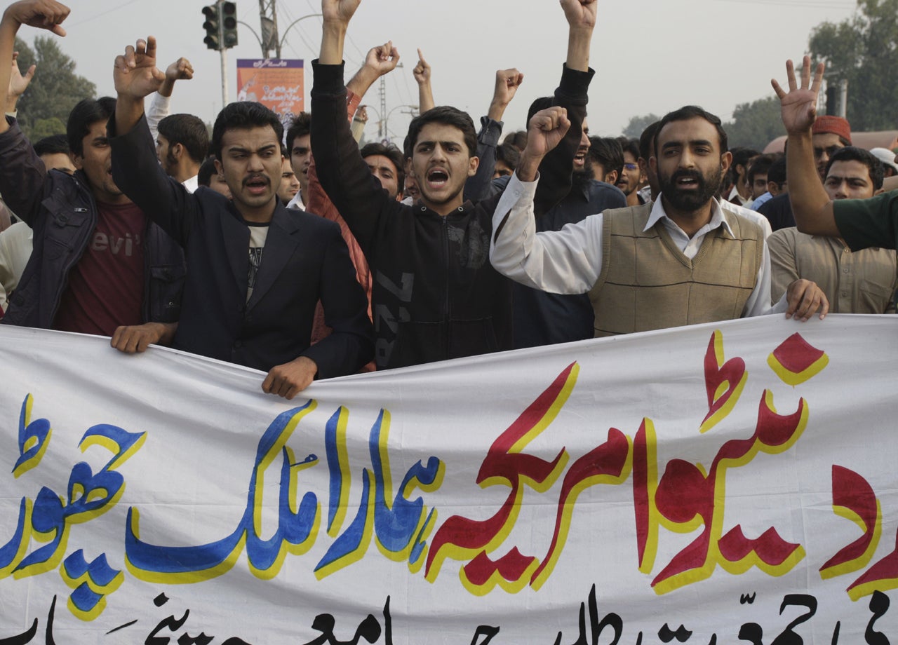 AntiNATO tension builds in Pakistan CBS News