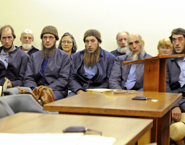 16 Plead Not Guilty In Ohio Amish Beard Cutting Attacks Cbs News 