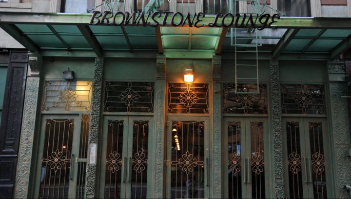 Brownstone Lounge 