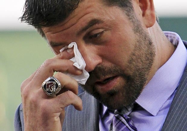 Jason Varitek bids emotional goodbye to Red Sox - CBS News