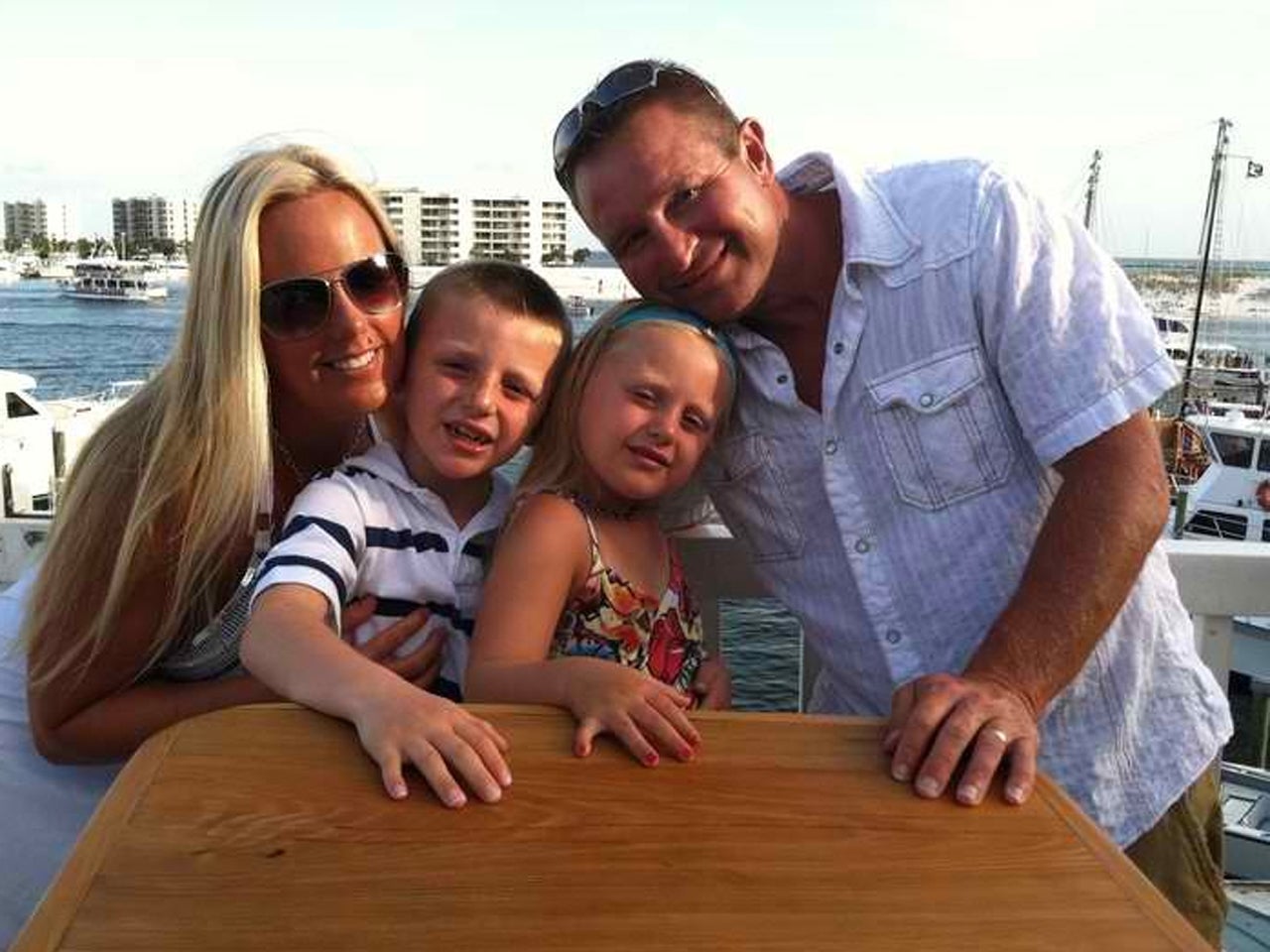 Mom loses legs saving children from tornado CBS News