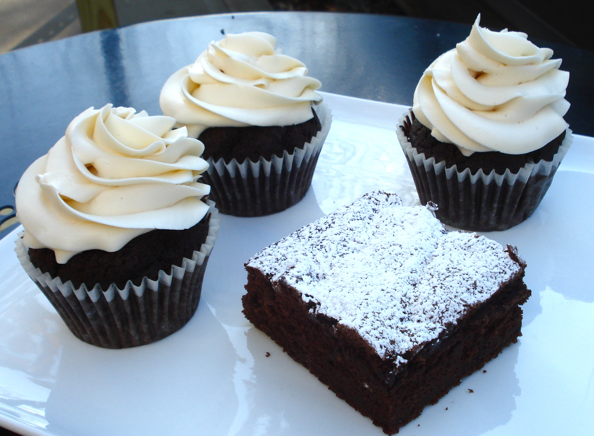 guiness-brownie-and-stout-cupcakes-with-wiskey-ganache-and-baileys-irish-cream-frosting1.jpg 