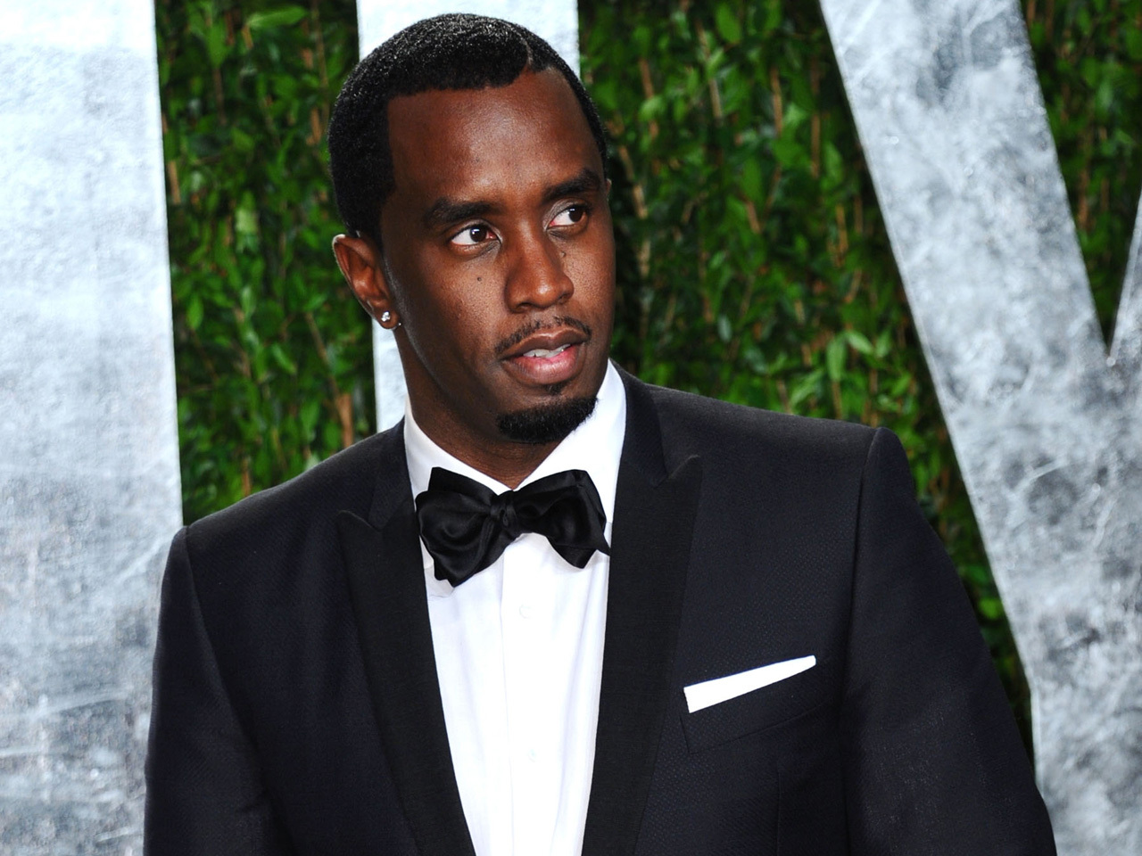 Accused trespasser makes himself at home at Diddy's digs - CBS News