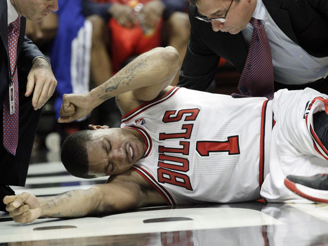 Derrick Rose to miss rest of the season after knee surgery