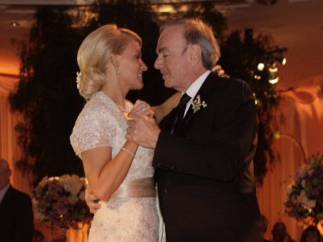 Neil Diamond shares wedding day photo - CBS News