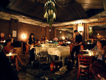 Nightlife &amp; Music Piano Bar,  Manhattan Inn 