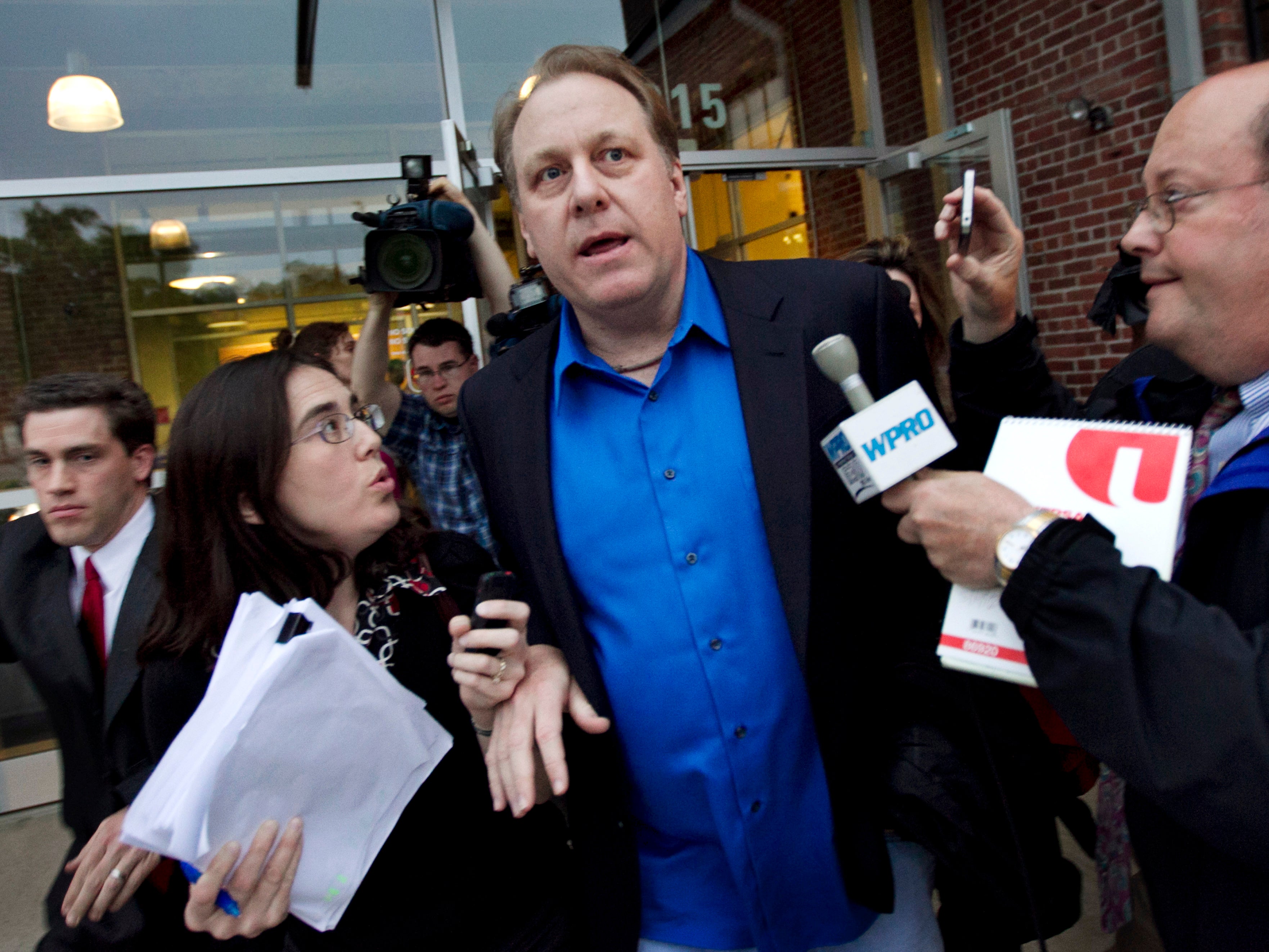 Curt Schilling plans to challenge Elizabeth Warren for U.S. Senate