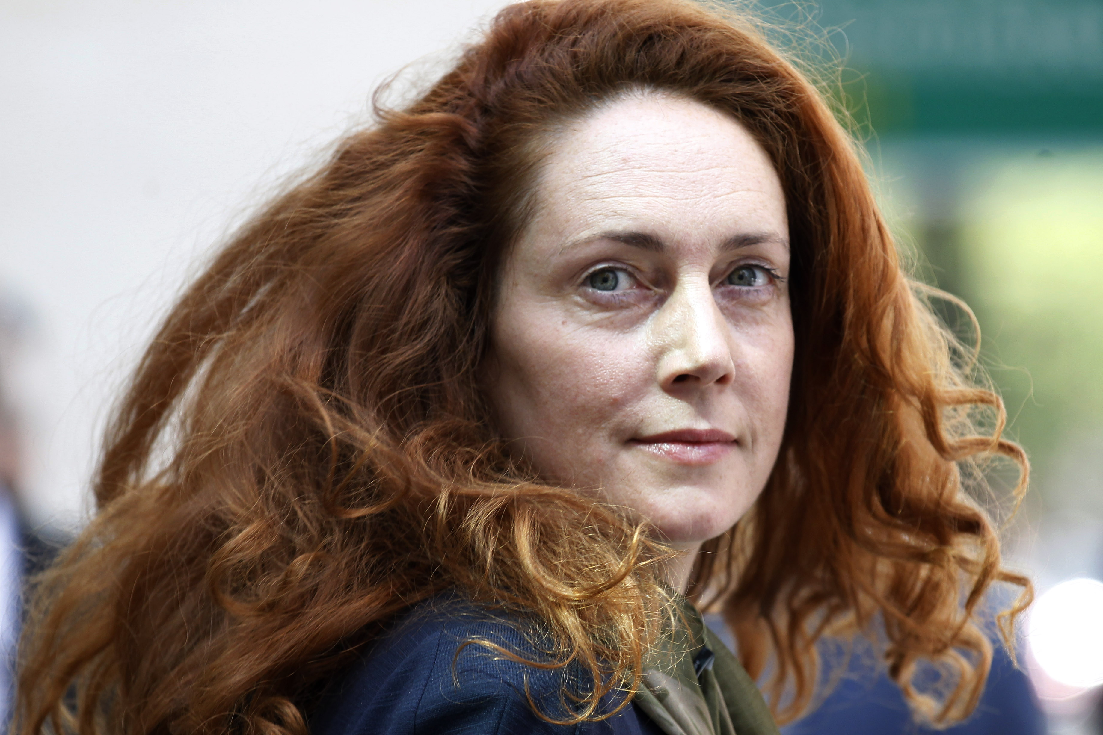 Rebekah Brooks Andy Coulson Charged For Role In Murdoch Empire Hacking Scandal Cbs News