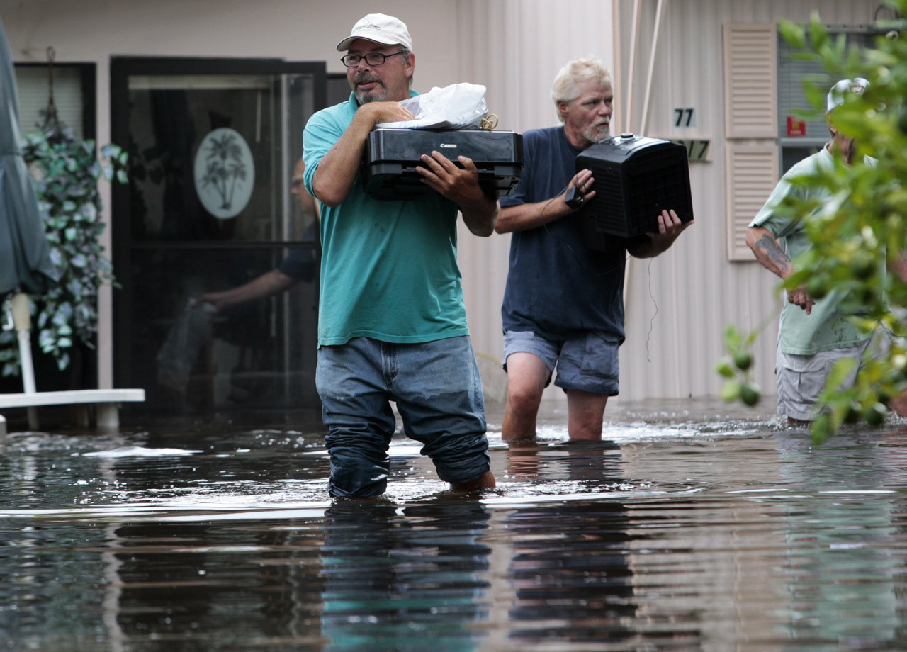 Slowmoving TS Debby brings flood fears to Fla. CBS News