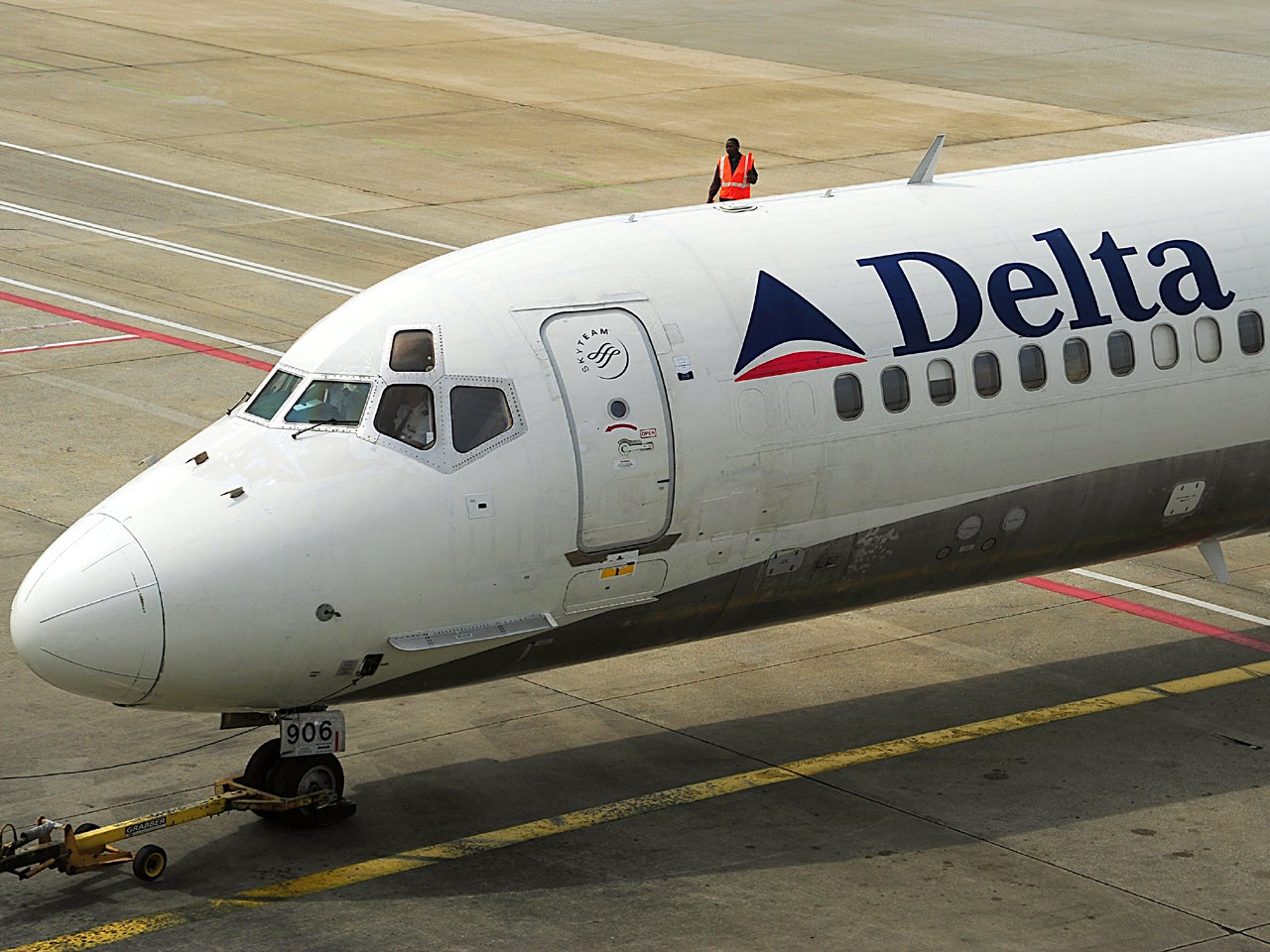 Delta, US Air report profits CBS News