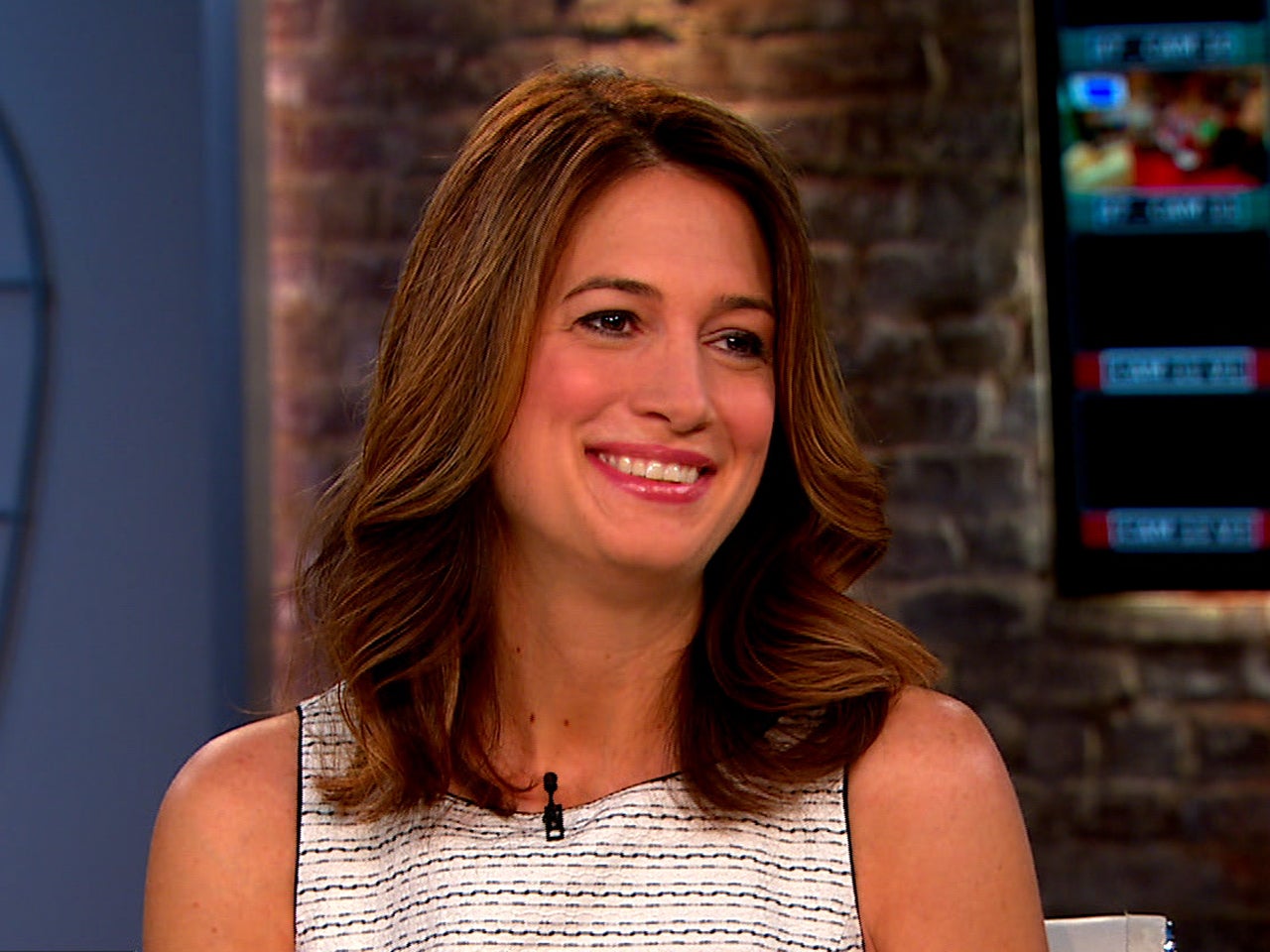 Gone Girl Author Gillian Flynn Explores The Dark Side Of Marriage Cbs News 9901