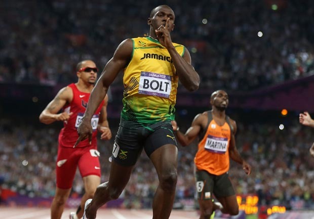 boeren Etna inkt Usain Bolt wins Olympic gold in 200 meters, 1st man to win back-to-back  sprint doubles - CBS News