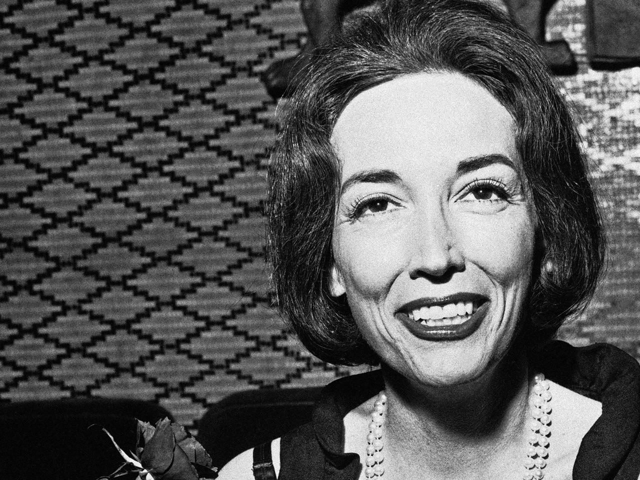 Helen Gurley Brown Iconic Cosmo Editor Dead At 90 Cbs News 5674