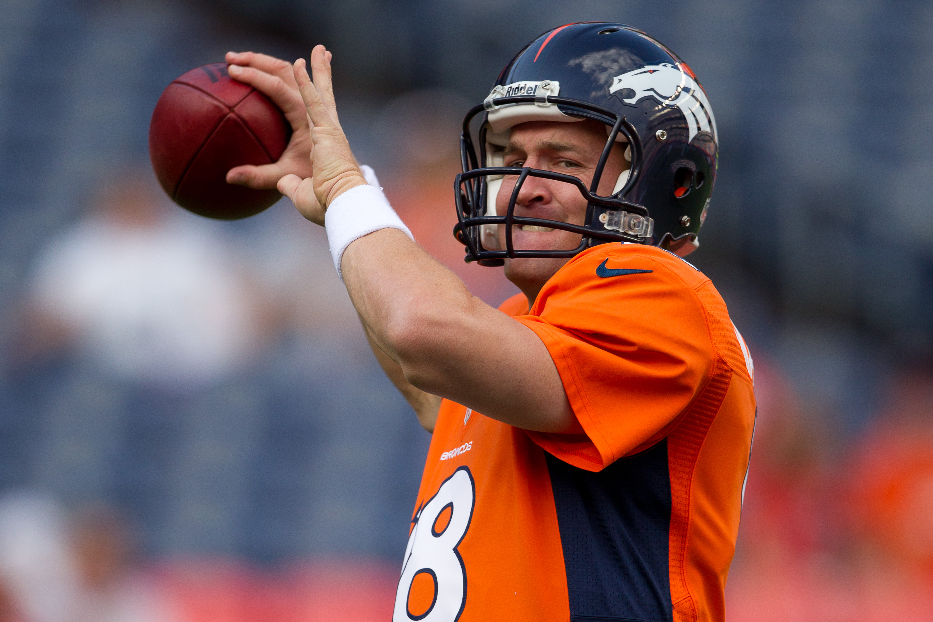 Peyton Manning finally returns to the field after 20-month hiatus