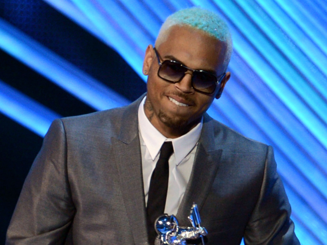 Chris Brown's Neck Tattoo Is Not of Rihanna - ABC News