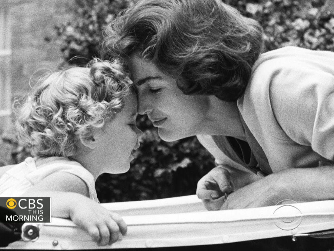 Neverbeforeseen Kennedy family photos released CBS News(02)